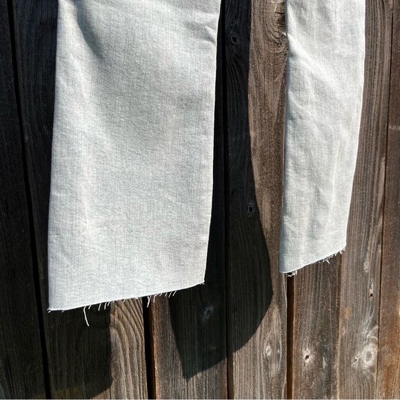 Banana Republic light wash cropped demi bootcut raw hem jean size 4 - Picture 16 of 16